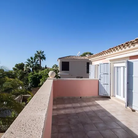 Villa Gardens With Private Pool In Benidorm