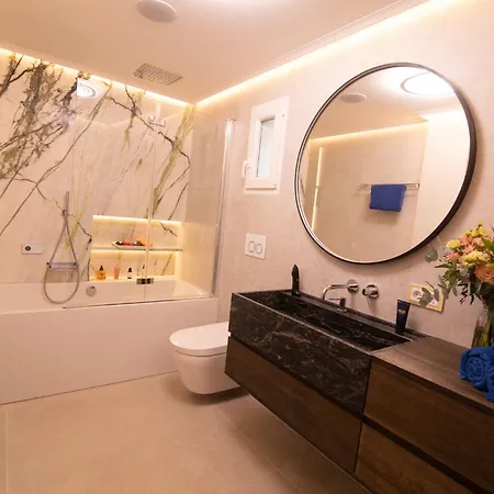 Villa Gardens With Private Pool In Benidorm