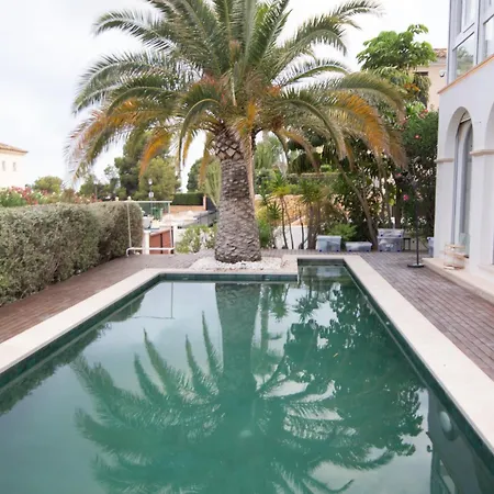 Villa Gardens With Private Pool In Benidorm